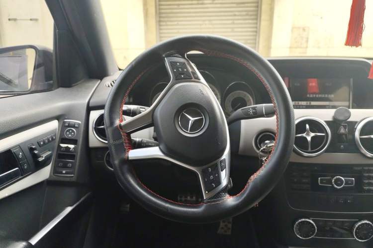 Used Mercedes-Benz GLK-Class 2014 GLK 200 Standard Model Steering Wheel