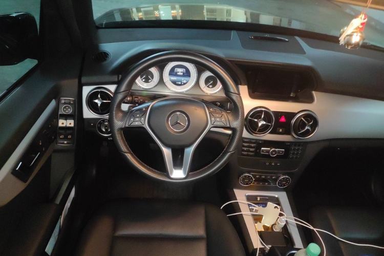 Used Mercedes-Benz GLK-Class 2014 GLK 260 4MATIC Dynamic Model Steering Wheel