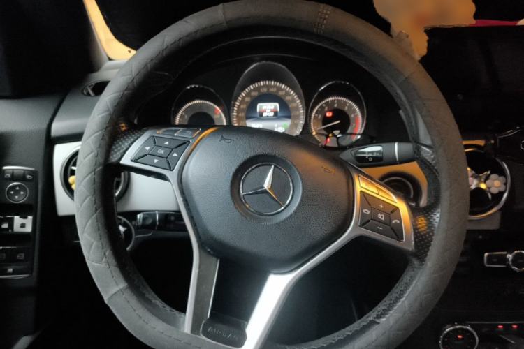 Used Mercedes-Benz GLK-Class 2014 GLK 200 Standard Model Steering Wheel
