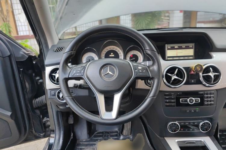 Used Mercedes-Benz GLK-Class 2014 GLK 260 4MATIC Dynamic Model Steering Wheel