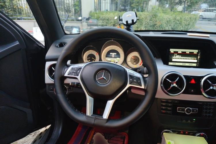 Used Mercedes-Benz GLK-Class 2014 GLK 200 Standard Model Steering Wheel