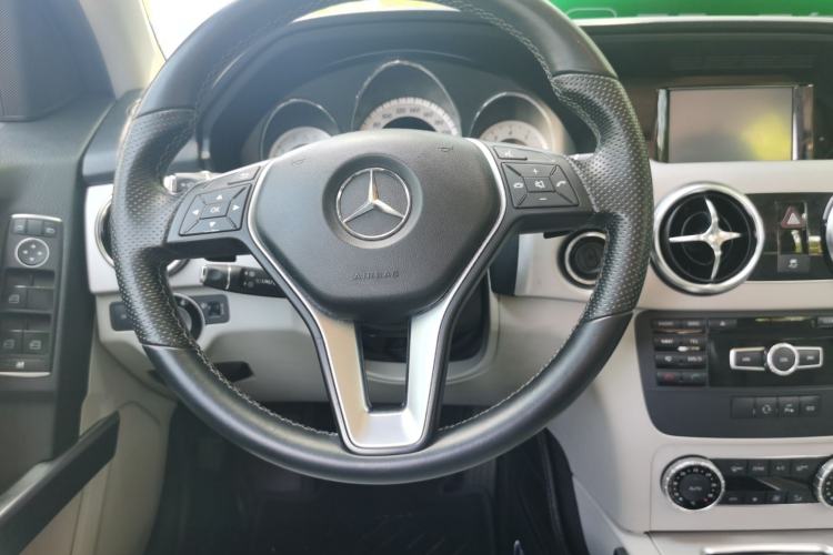 Used Mercedes-Benz GLK-Class 2014 GLK 260 4MATIC Dynamic Model Steering Wheel