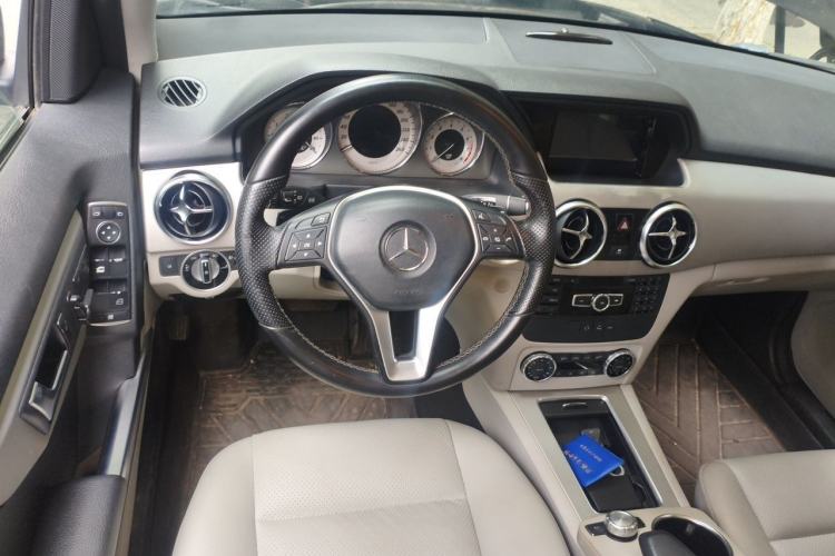 Used Mercedes-Benz GLK-Class 2014 GLK 260 4MATIC Dynamic Model Steering Wheel