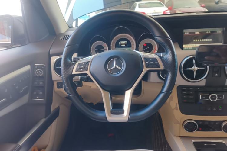 Used Mercedes-Benz GLK-Class 2014 GLK 200 Standard Model Steering Wheel