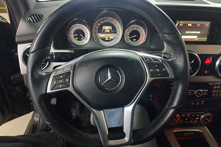Used Mercedes-Benz GLK-Class 2014 GLK 200 Standard Model Steering Wheel