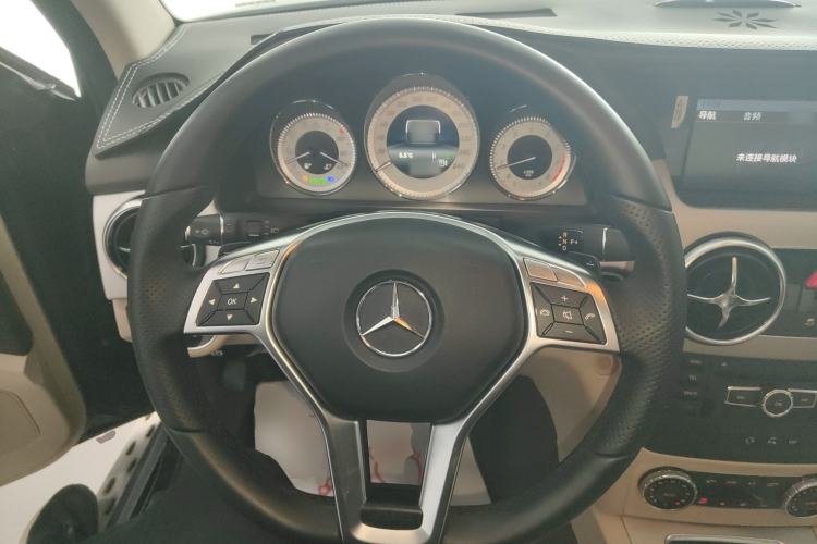 Used Mercedes-Benz GLK-Class 2014 GLK 200 Standard Model Steering Wheel