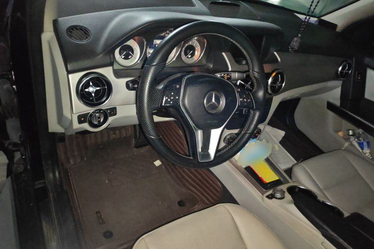 Used Mercedes-Benz GLK-Class 2014 GLK 260 4MATIC Dynamic Model Steering Wheel
