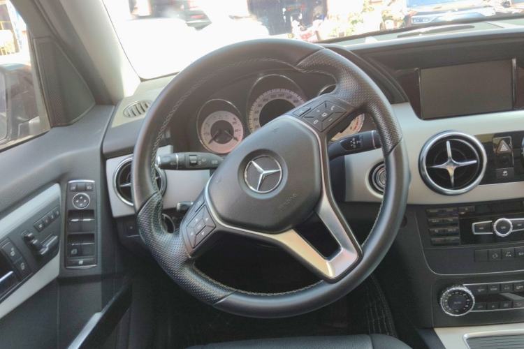 Used Mercedes-Benz GLK-Class 2014 GLK 260 4MATIC Dynamic Model Steering Wheel