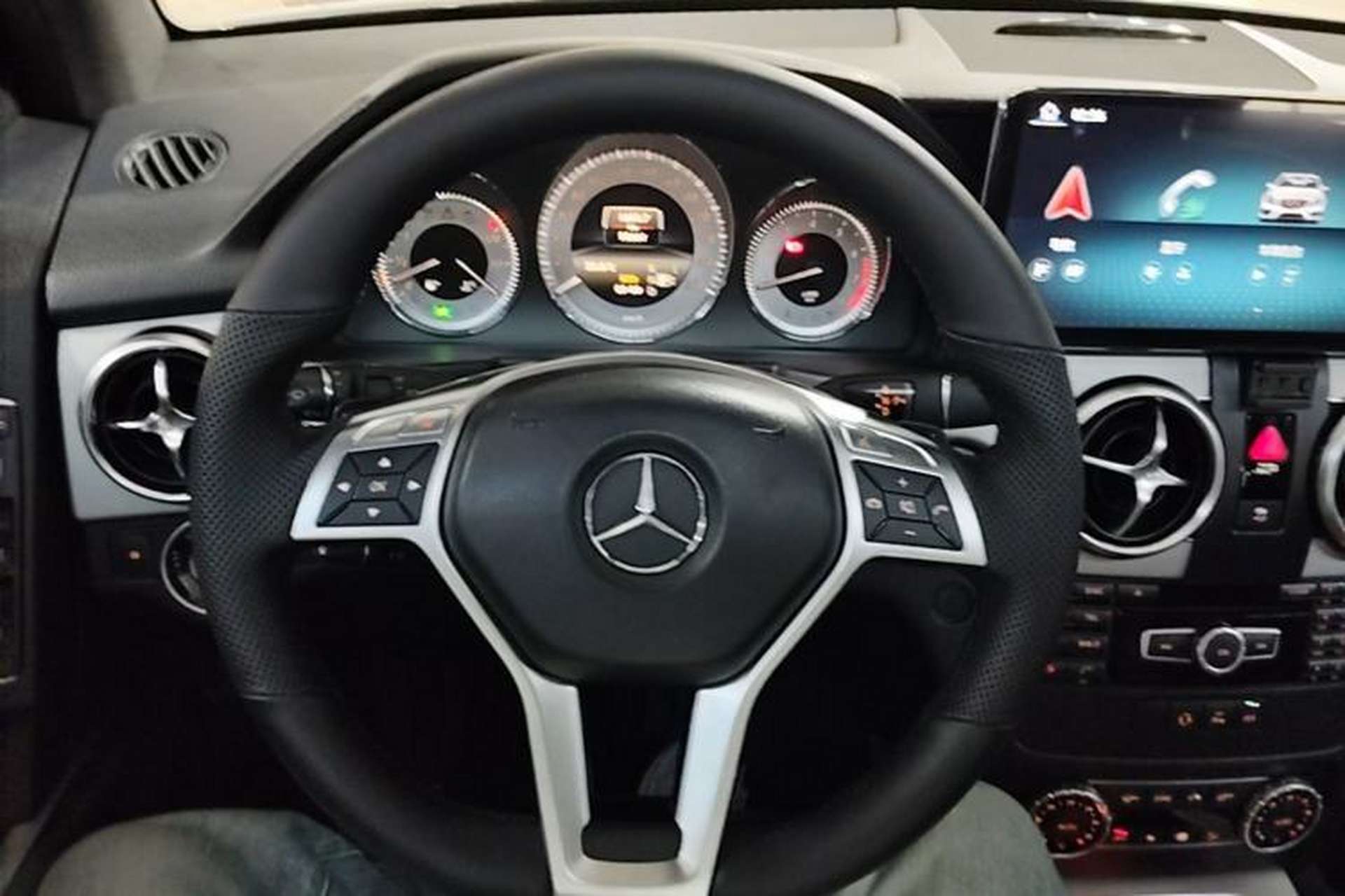 Used Mercedes-Benz GLK-Class 2014 GLK 200 Standard Model Steering Wheel