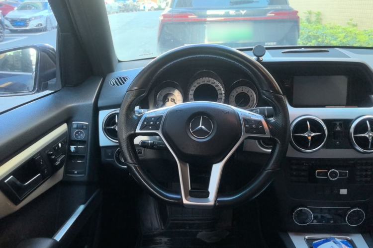 Used Mercedes-Benz GLK-Class 2014 GLK 200 Standard Model Steering Wheel