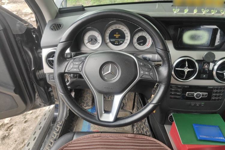 Used Mercedes-Benz GLK-Class 2014 GLK 260 4MATIC Dynamic Model Steering Wheel