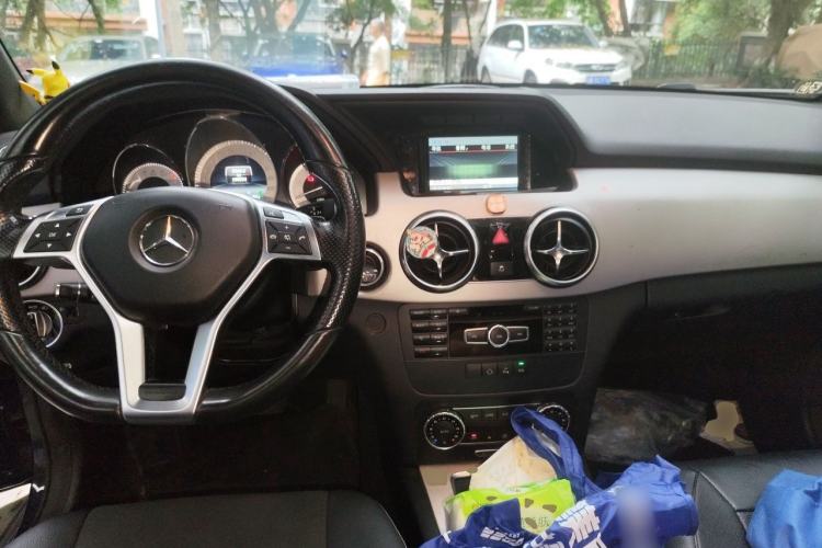 Used Mercedes-Benz GLK-Class 2014 GLK 260 4MATIC Dynamic Model Center Console