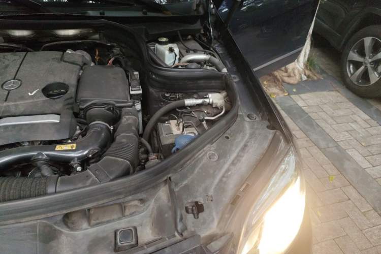 Used Mercedes-Benz GLK-Class 2014 GLK 260 4MATIC Dynamic Model Engine Bay Left