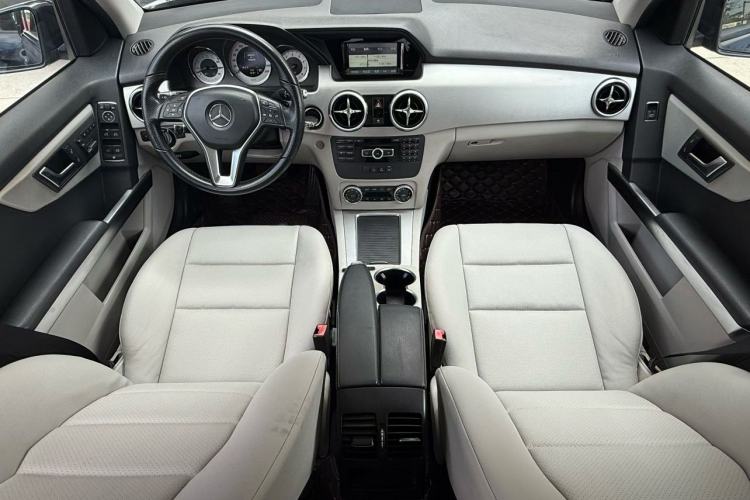 Used Mercedes-Benz GLK-Class 2014 GLK 260 4MATIC Dynamic Model Interior 1