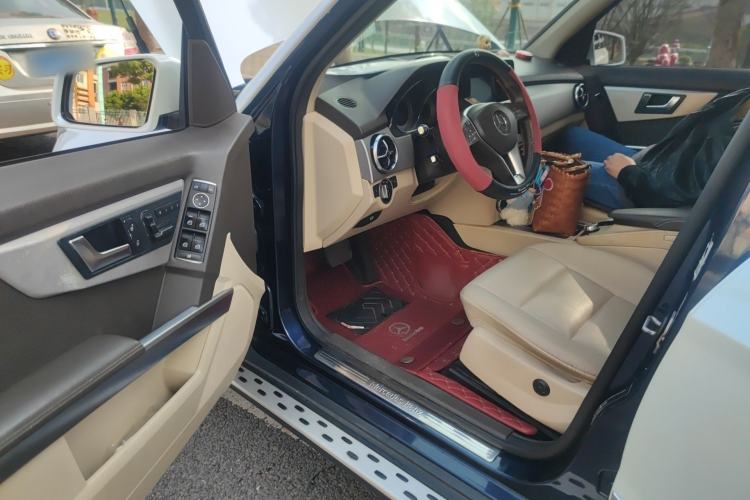 Used Mercedes-Benz GLK-Class 2014 GLK 260 4MATIC Dynamic Model Interior 3