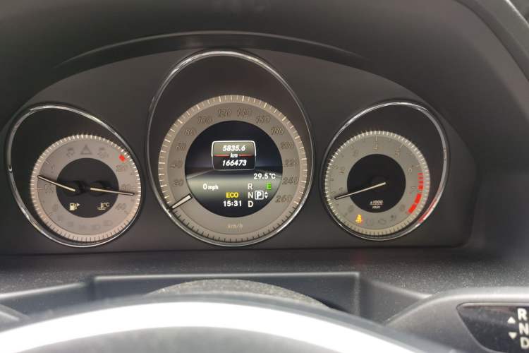 Used Mercedes-Benz GLK-Class 2014 GLK 260 4MATIC Dynamic Model Odometer Close Up