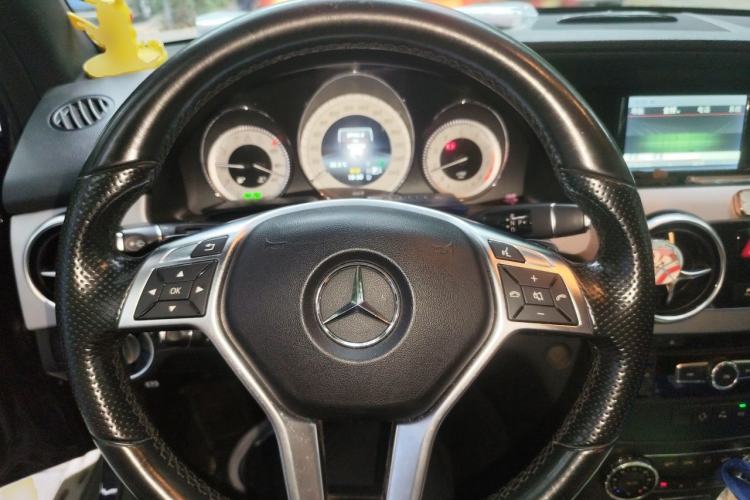 Used Mercedes-Benz GLK-Class 2014 GLK 260 4MATIC Dynamic Model Steering Wheel