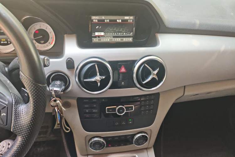 Used Mercedes-Benz GLK-Class 2014 GLK 260 4MATIC Dynamic Model Audio And AC Panel