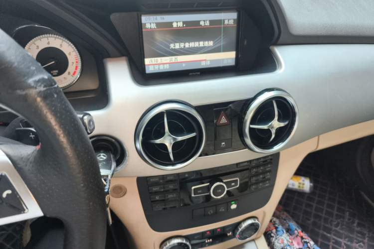 Used Mercedes-Benz GLK-Class 2014 GLK 200 Standard Model Audio And AC Panel