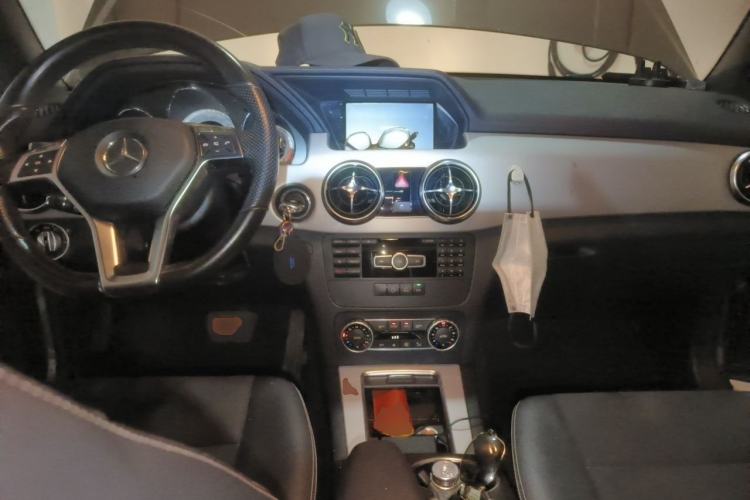 Used Mercedes-Benz GLK-Class 2014 GLK 200 Standard Model Center Console
