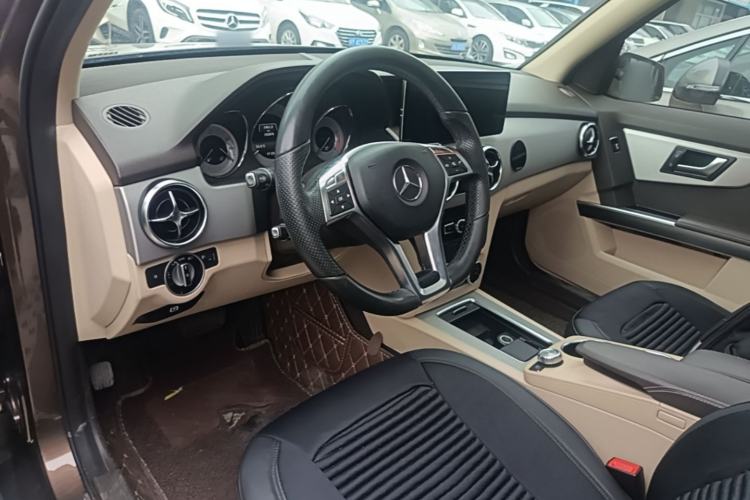 Used Mercedes-Benz GLK-Class 2014 GLK 200 Standard Model Center Console