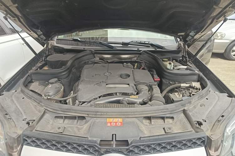 Used Mercedes-Benz GLK-Class 2014 GLK 260 4MATIC Dynamic Model Engine Bay