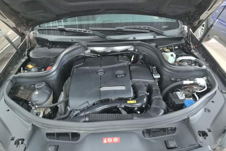 Used Mercedes-Benz GLK-Class 2014 GLK 200 Standard Model Engine Bay