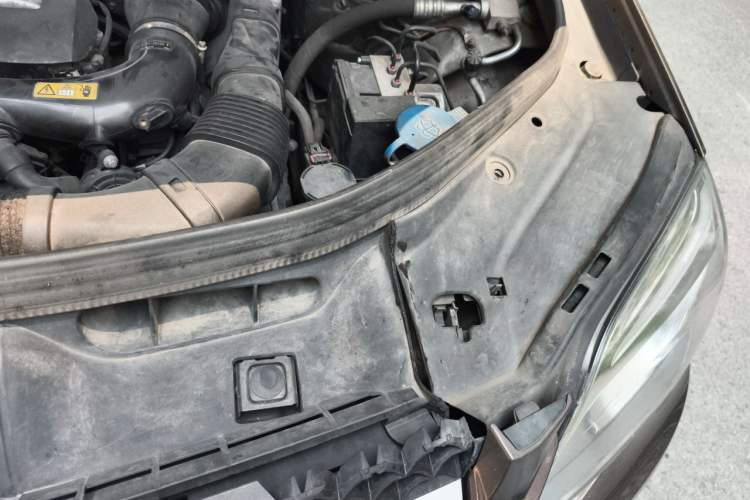 Used Mercedes-Benz GLK-Class 2014 GLK 200 Standard Model Engine Bay Left