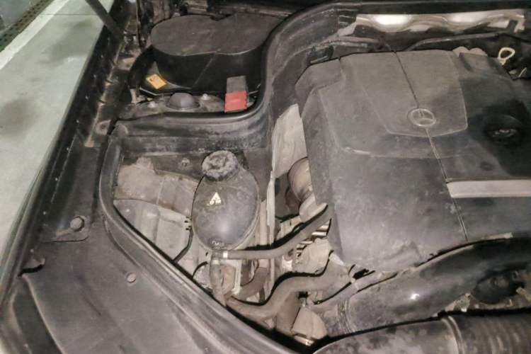 Used Mercedes-Benz GLK-Class 2014 GLK 200 Standard Model Engine Bay Right