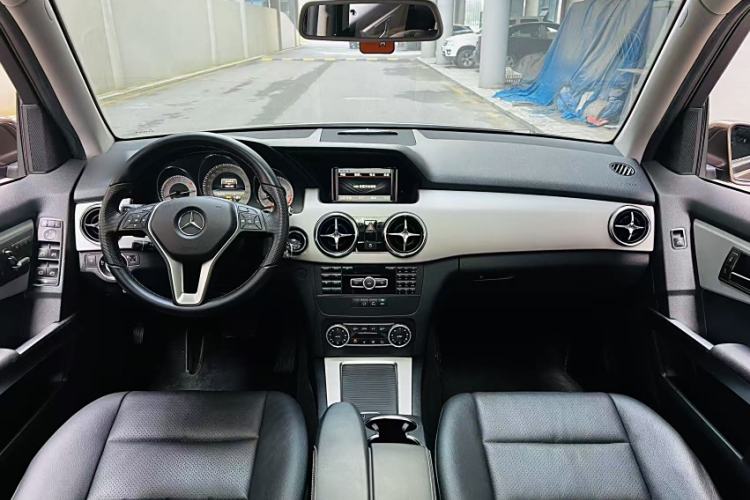 Used Mercedes-Benz GLK-Class 2014 GLK 260 4MATIC Dynamic Model Interior 1