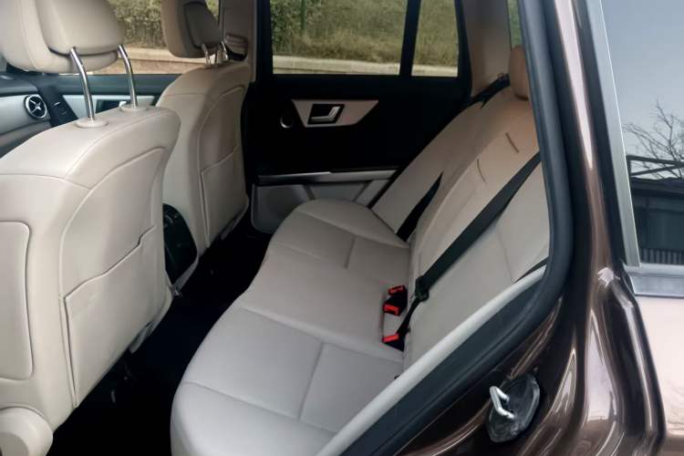 Used Mercedes-Benz GLK-Class 2014 GLK 260 4MATIC Dynamic Model Interior 4