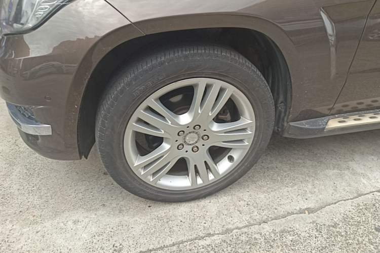 Used Mercedes-Benz GLK-Class 2014 GLK 260 4MATIC Dynamic Model Left Front Wheel Hub