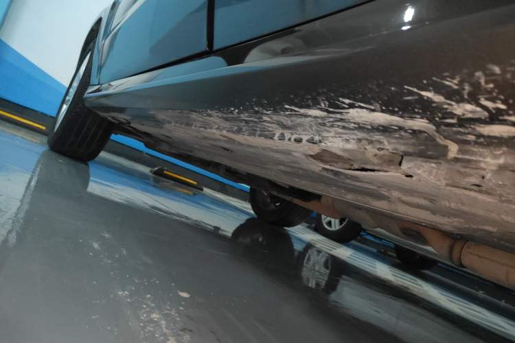 Used Mercedes-Benz GLK-Class 2014 GLK 260 4MATIC Dynamic Model Left Side Sill