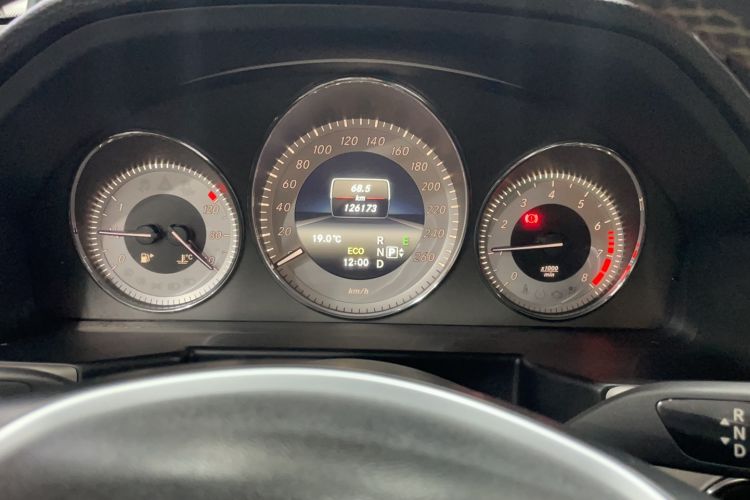 Used Mercedes-Benz GLK-Class 2014 GLK 260 4MATIC Dynamic Model Odometer Close Up