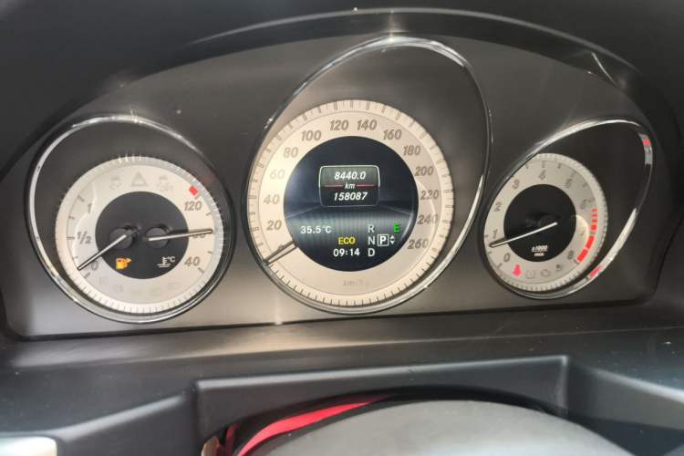 Used Mercedes-Benz GLK-Class 2014 GLK 200 Standard Model Odometer Close Up