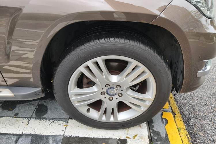 Used Mercedes-Benz GLK-Class 2014 GLK 200 Standard Model Right Front Wheel Hub