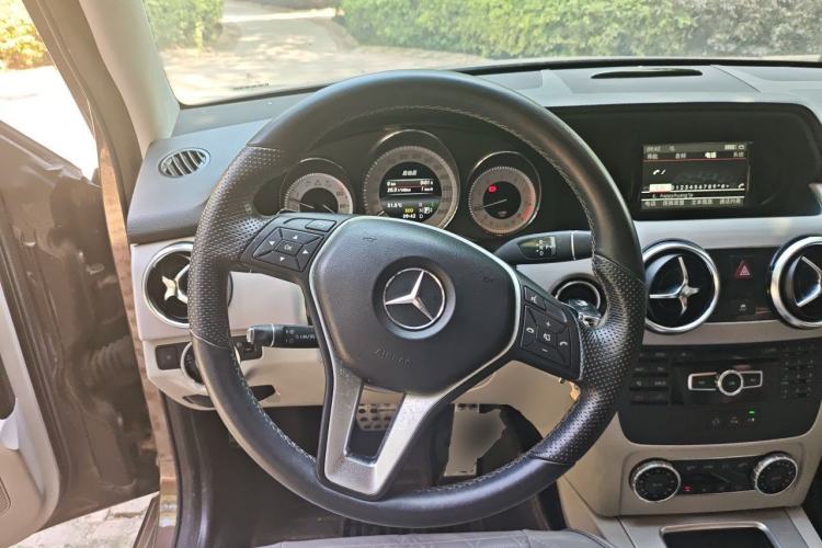 Used Mercedes-Benz GLK-Class 2014 GLK 260 4MATIC Dynamic Model Steering Wheel
