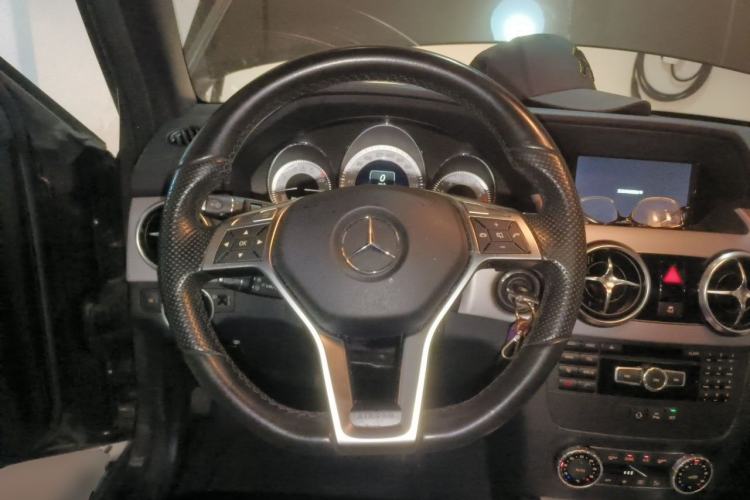 Used Mercedes-Benz GLK-Class 2014 GLK 200 Standard Model Steering Wheel