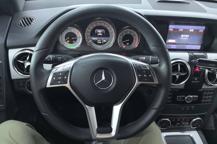 Used Mercedes-Benz GLK-Class 2014 GLK 200 Standard Model Steering Wheel