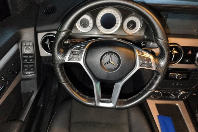 Used Mercedes-Benz GLK-Class 2014 GLK 200 Standard Model Steering Wheel