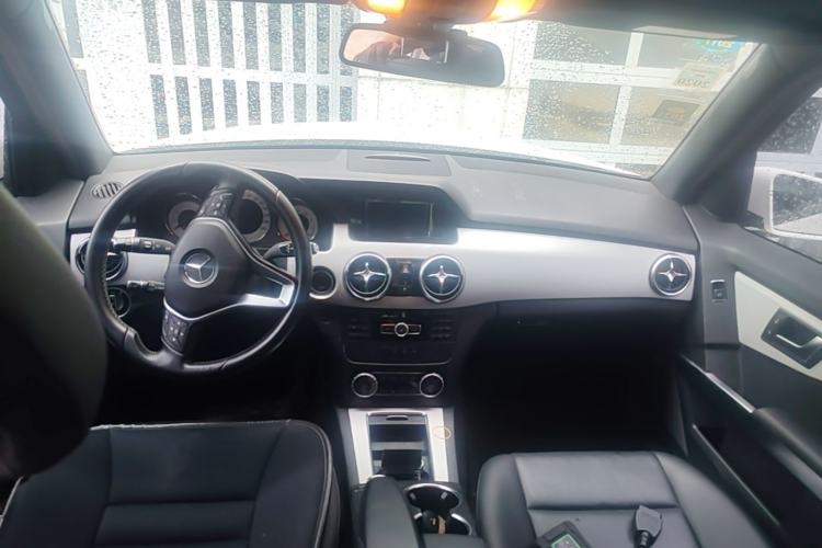 Used Mercedes-Benz GLK-Class 2014 GLK 260 4MATIC Dynamic Model Center Console