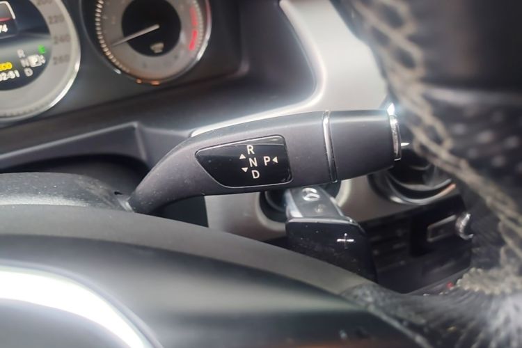 Used Mercedes-Benz GLK-Class 2014 GLK 260 4MATIC Dynamic Model Gear Lever