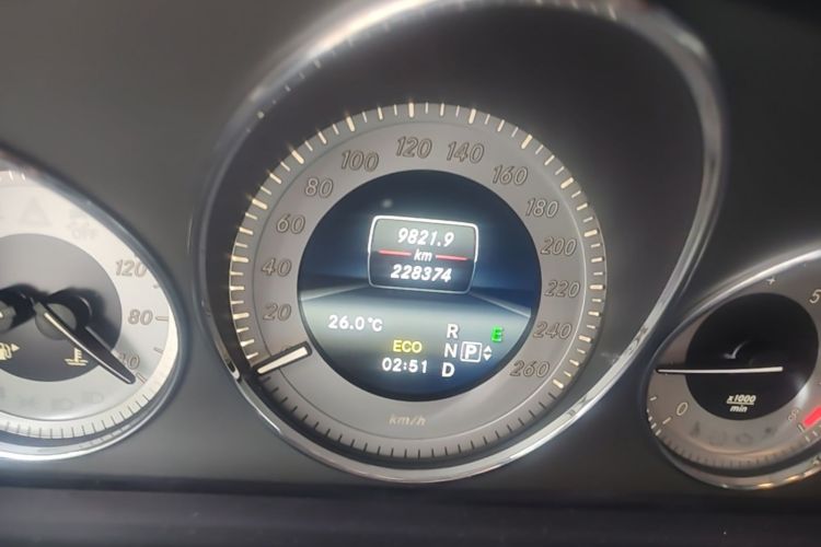Used Mercedes-Benz GLK-Class 2014 GLK 260 4MATIC Dynamic Model Odometer Close Up