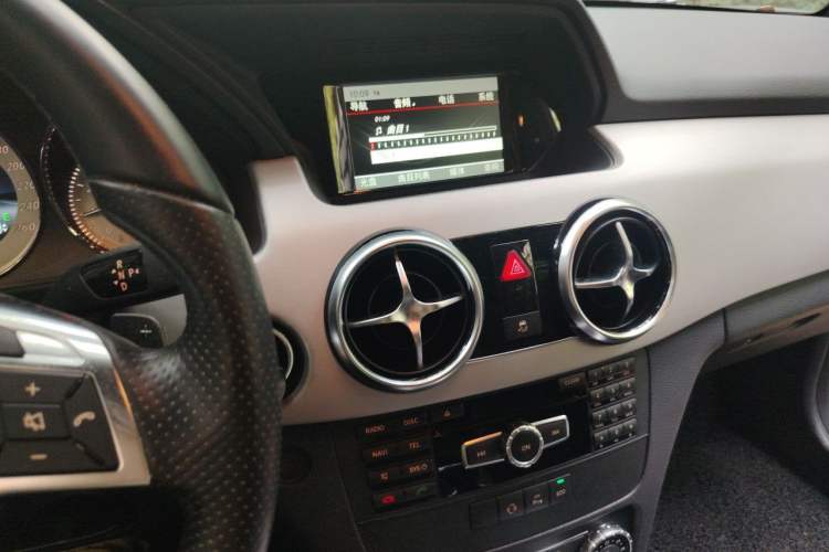Used Mercedes-Benz GLK-Class 2014 GLK 200 Standard Model Audio And AC Panel