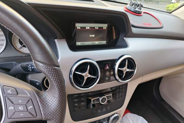 Used Mercedes-Benz GLK-Class 2014 GLK 260 4MATIC Dynamic Model Audio And AC Panel