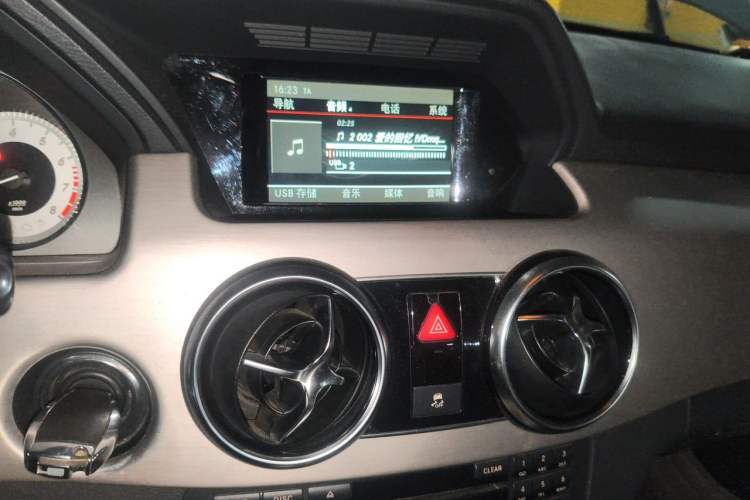 Used Mercedes-Benz GLK-Class 2014 GLK 260 4MATIC Dynamic Model Audio And AC Panel
