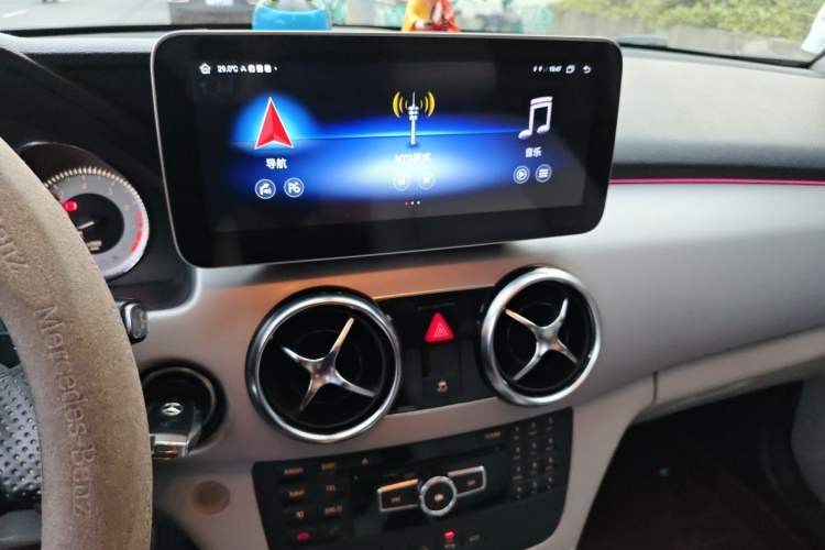 Used Mercedes-Benz GLK-Class 2014 GLK 260 4MATIC Dynamic Model Audio And AC Panel