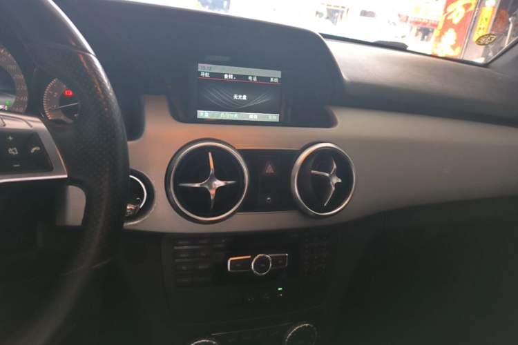 Used Mercedes-Benz GLK-Class 2014 GLK 200 Standard Model Audio And AC Panel