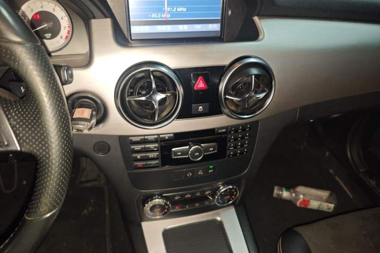 Used Mercedes-Benz GLK-Class 2014 GLK 200 Standard Model Audio And AC Panel