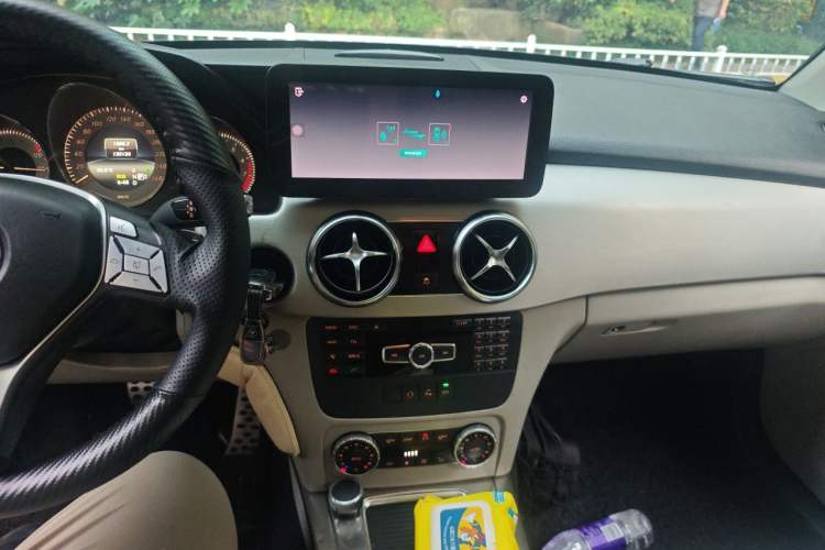 Used Mercedes-Benz GLK-Class 2014 GLK 260 4MATIC Dynamic Model Audio And AC Panel